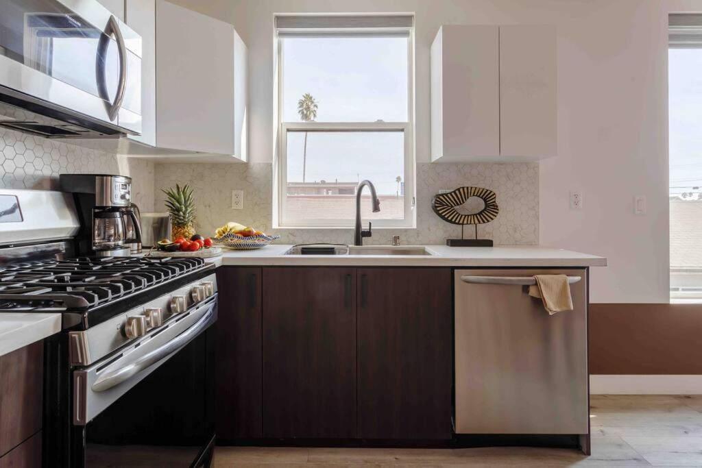 Vila Stunning Hollywood Townhouse With Sunny Views Los Angeles Exteriér fotografie
