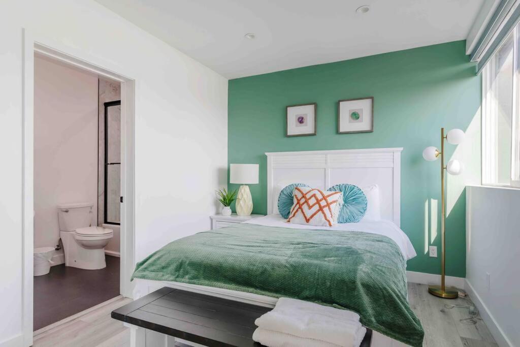 Vila Stunning Hollywood Townhouse With Sunny Views Los Angeles Exteriér fotografie