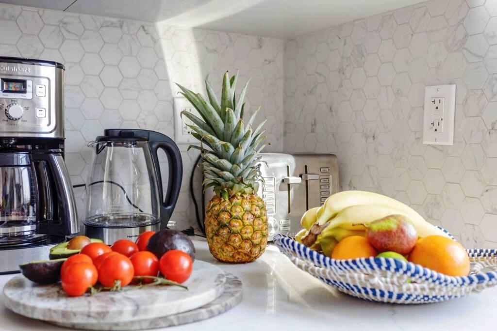Vila Stunning Hollywood Townhouse With Sunny Views Los Angeles Exteriér fotografie